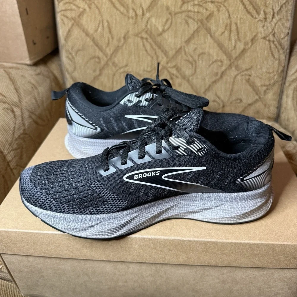 Brooks Levitate 6‎ Womens 9 Medium B Black Running Shoes Sneakers 1203831B039